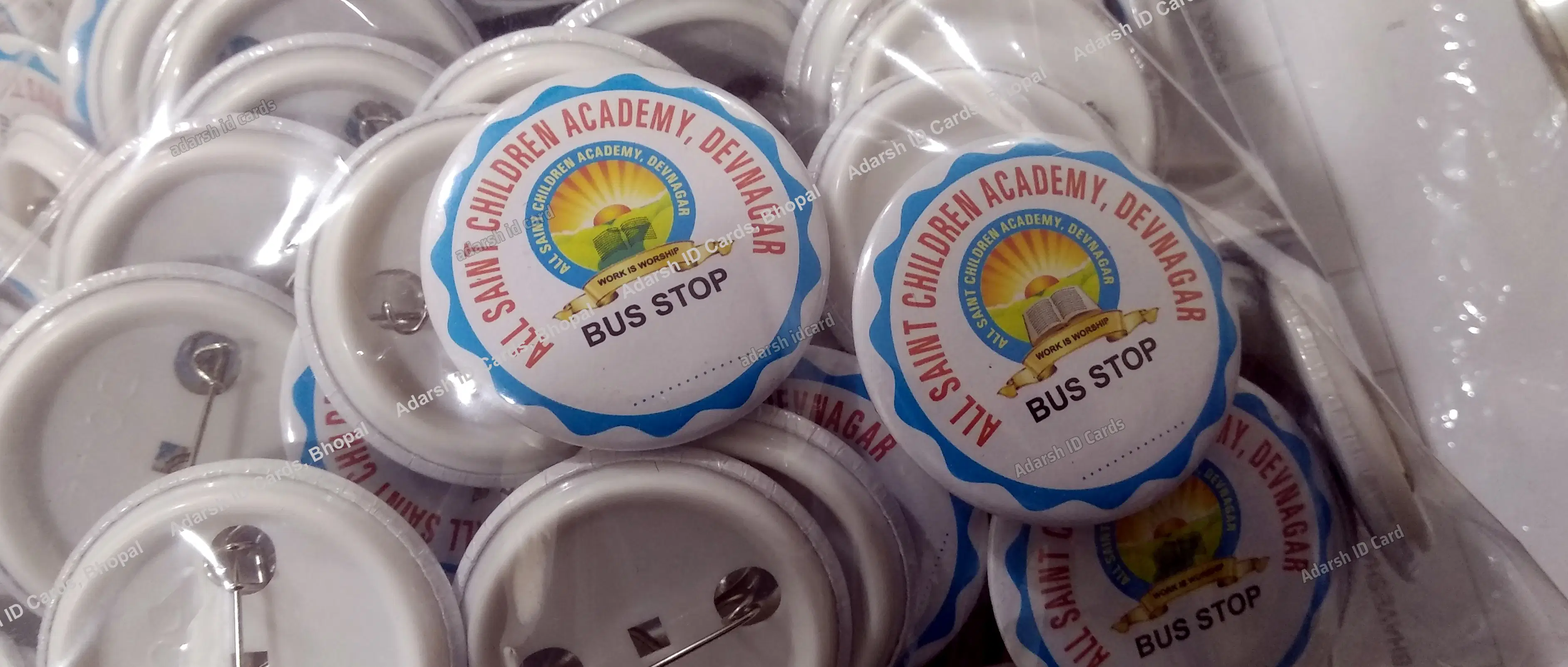 Badges 9A8301