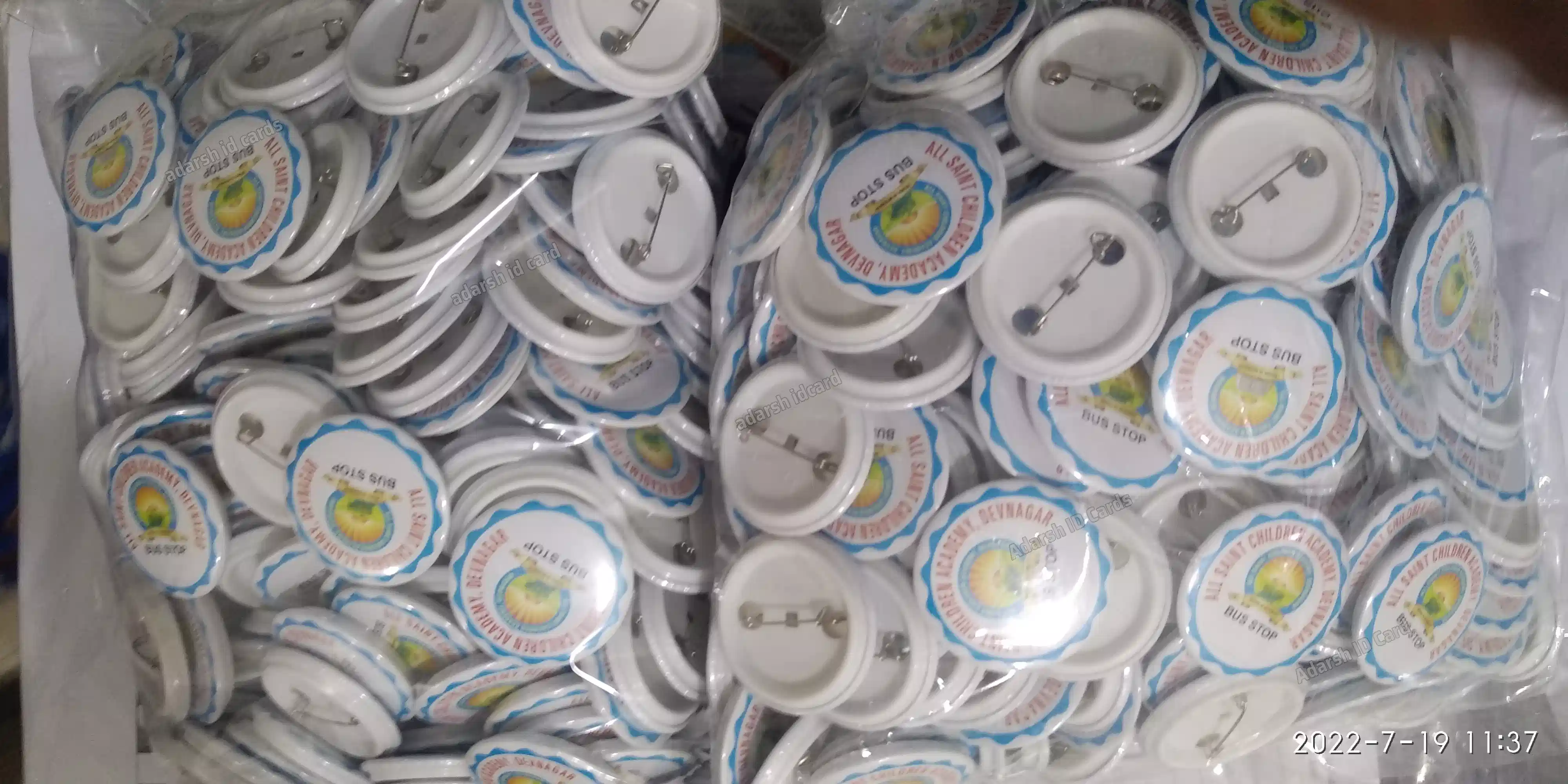 Badges E2AF9C